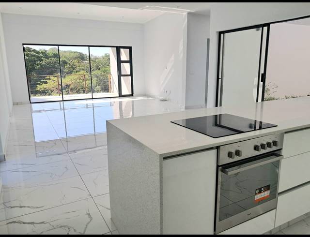 4 BEDROOM HOUSE FOR SALE IN PALM LAKES ESTATE